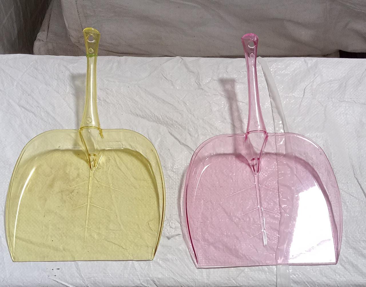 Plastic Unbreakable Dustpan with Long Handle, Large Size for Home & Kitchen (1 Pc)