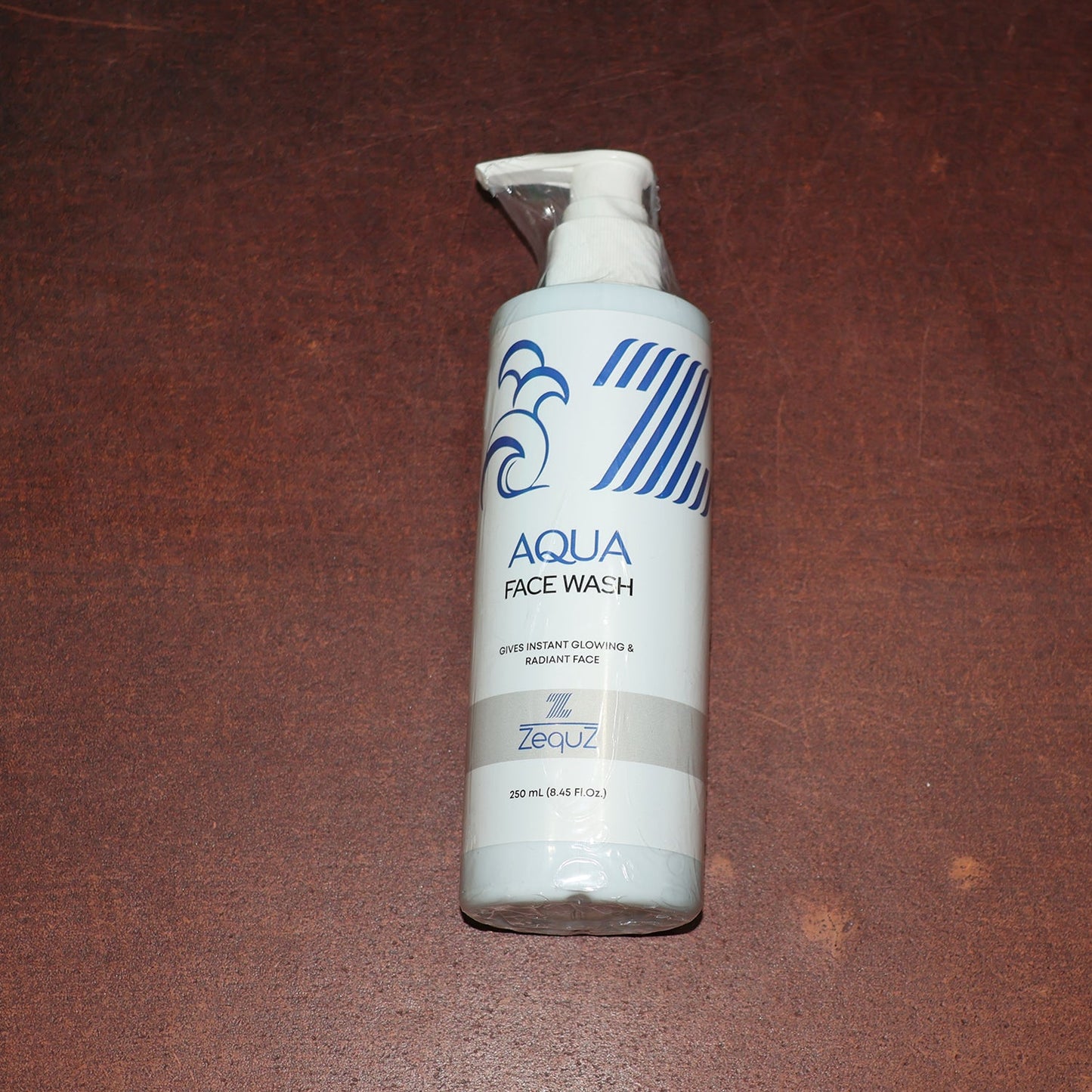 Zequz Hydrating Aqua Face Wash - (1 Pc / 250 ML)