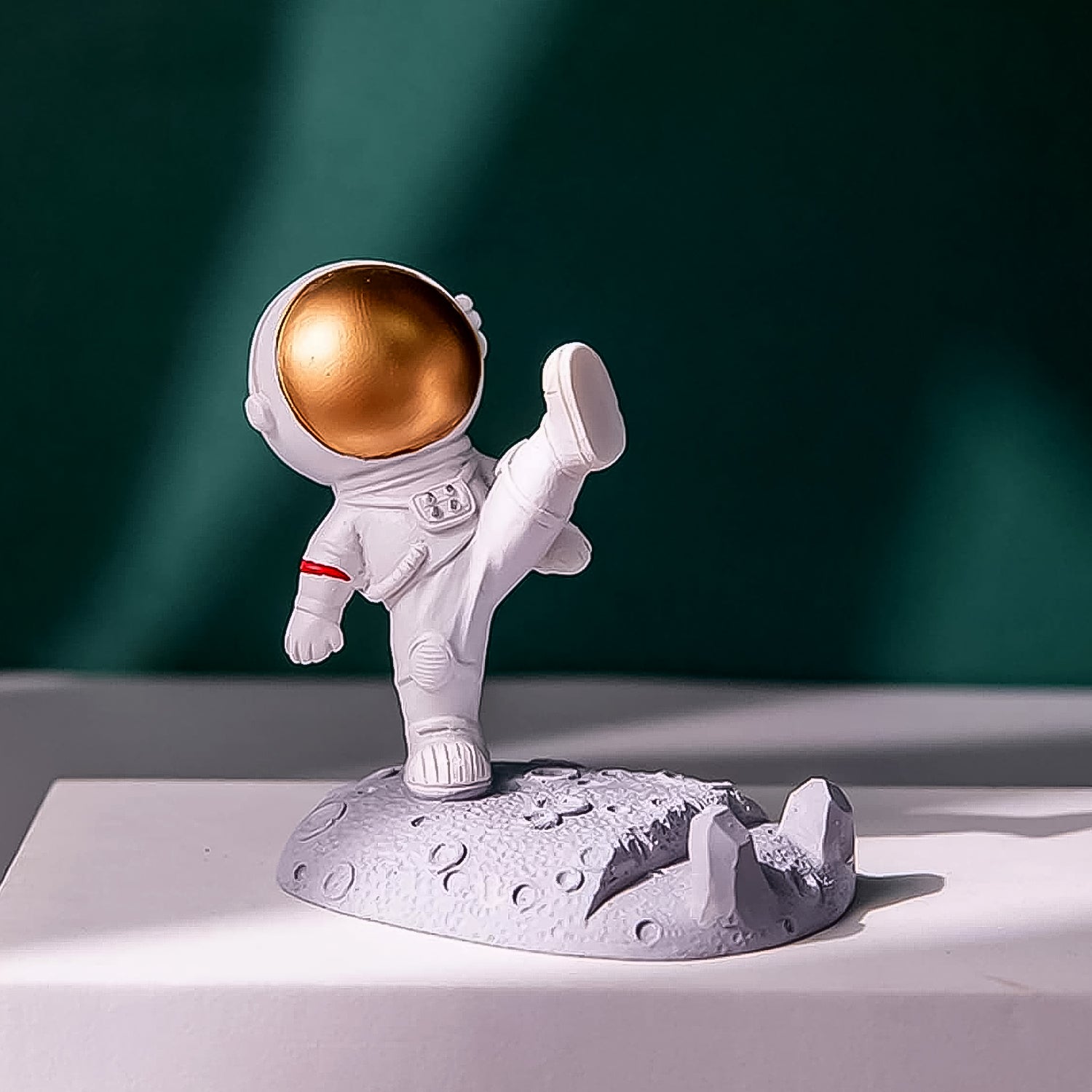 3D Astronaut Phone Stand