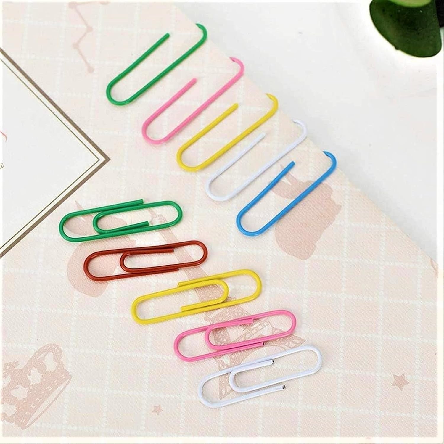 Multipurpose Assorted Color Paper Clips (Approx 40 Pcs / Mix Size)