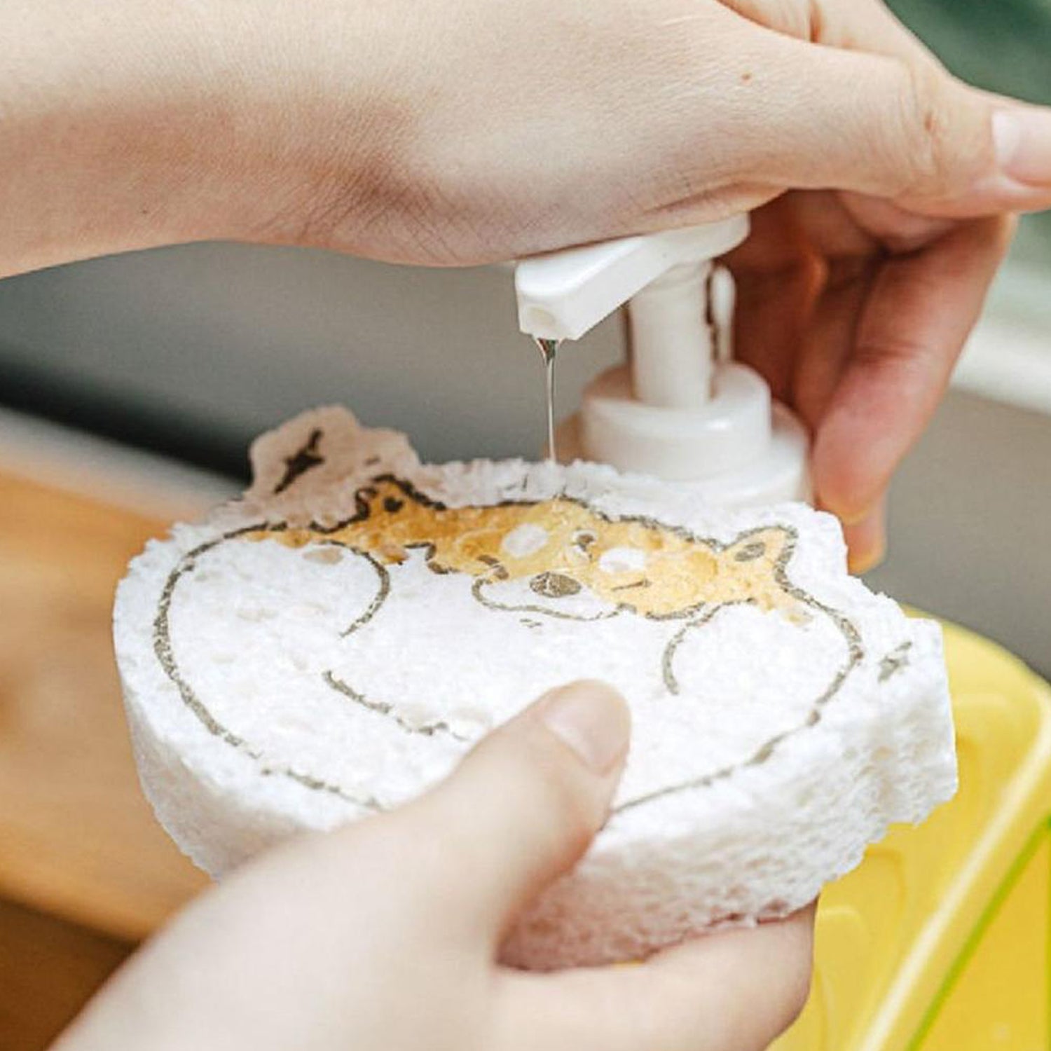 Compressed Wood Pulp Sponge. Creative Cartoon Design Scouring Pad Dishwashing Absorbing Pad. Kitchen Cleaning Tool.