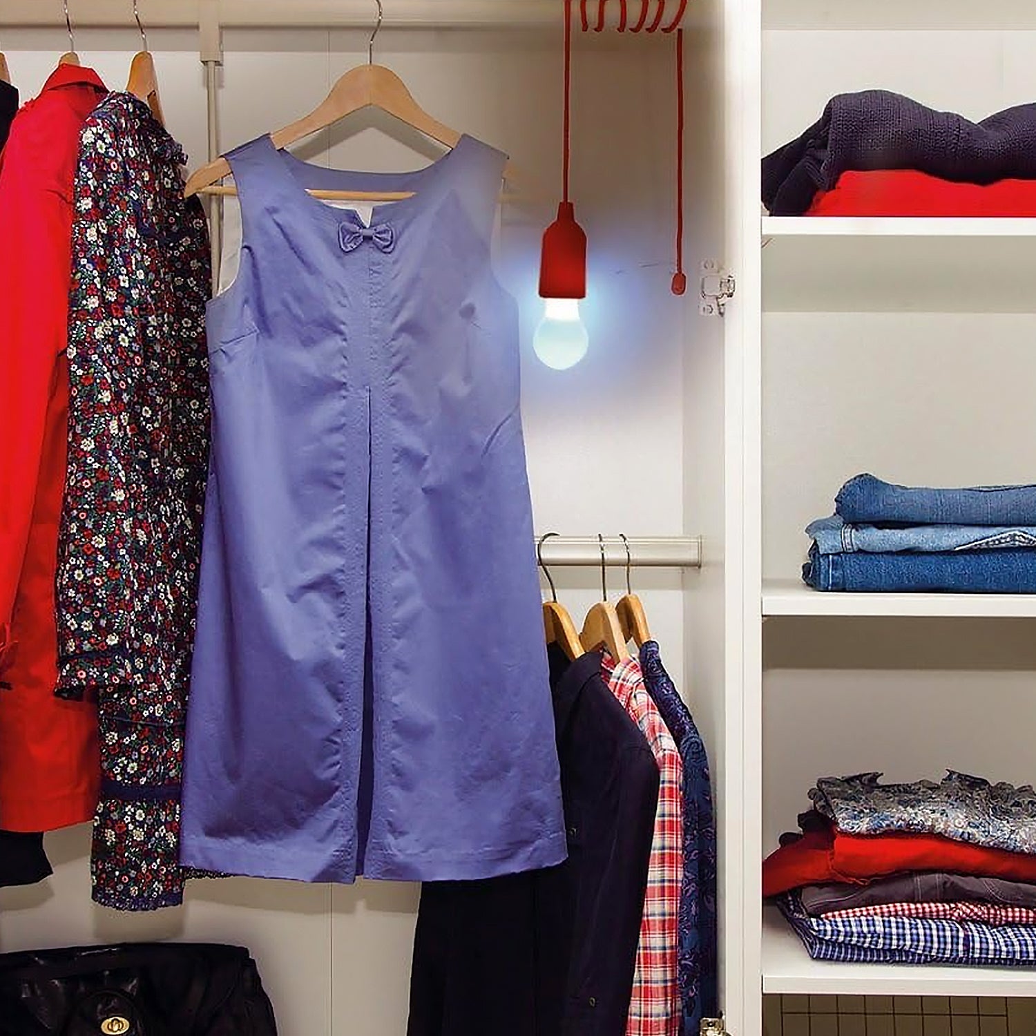 Hanging LED Pull Cord Light