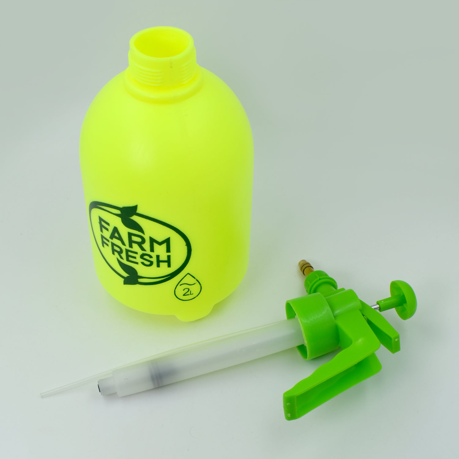 2 L FF Garden Sprayer used in all kinds of garden and park for sprinkling and showering purposes.