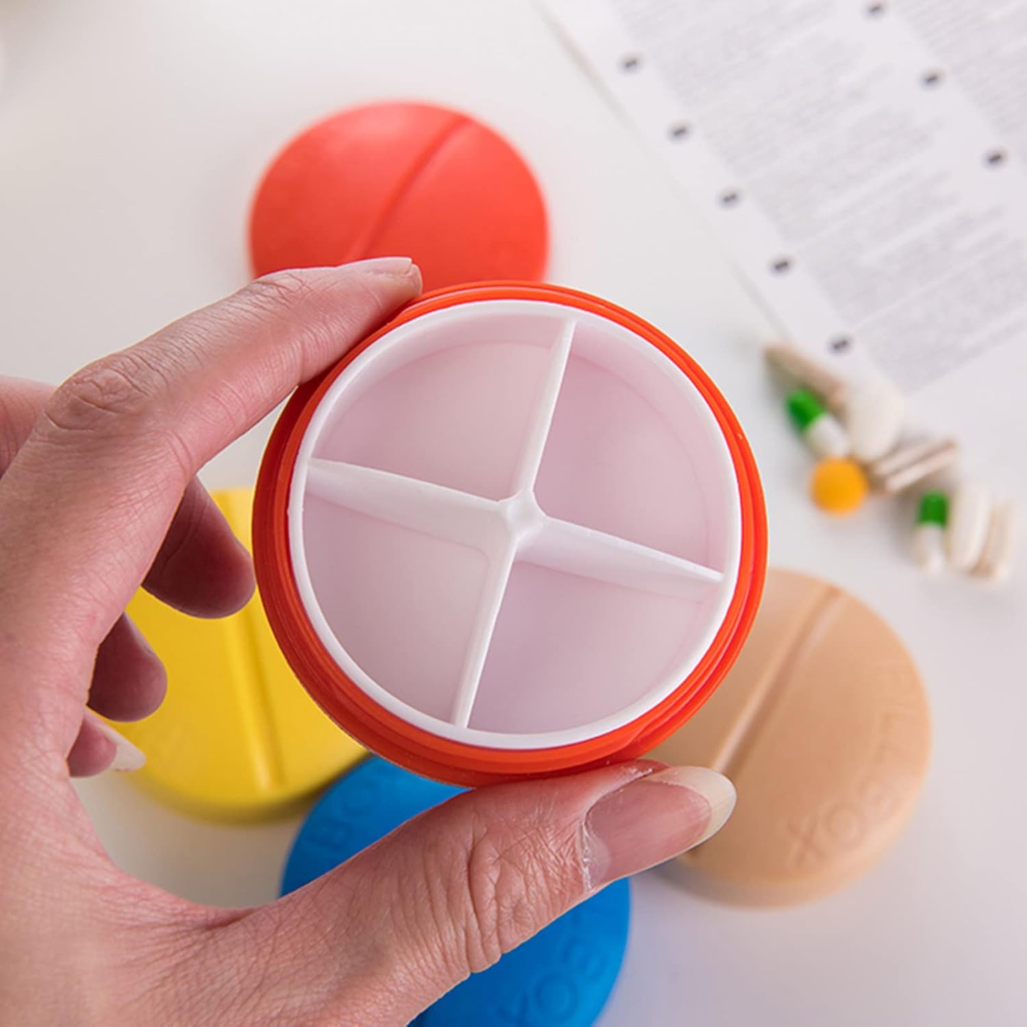 Portable Round Shape 4 Compartments Pill Box (1 Pc)