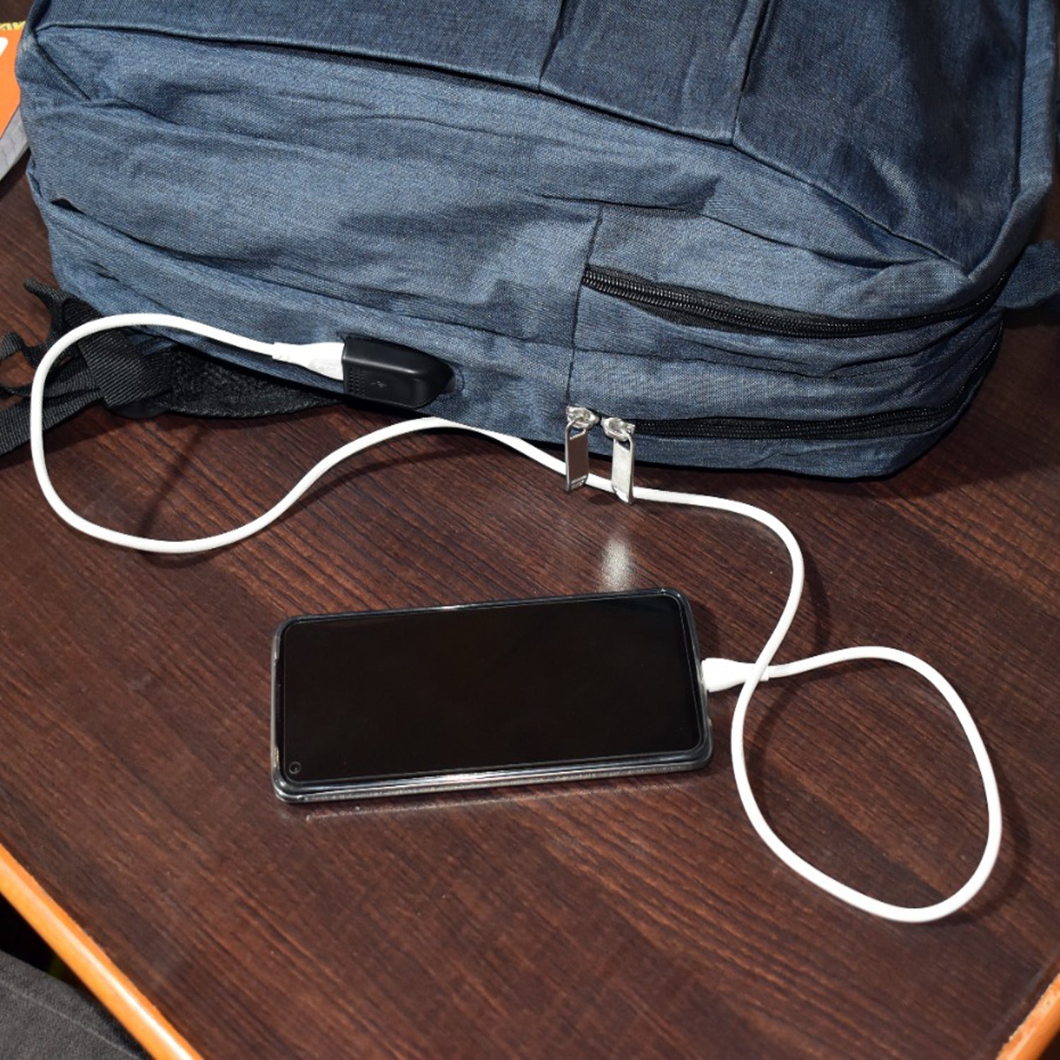 USB Point Laptop Bag used widely in all kinds of official purposes as a laptop holder and cover and make's the laptop safe and secure.