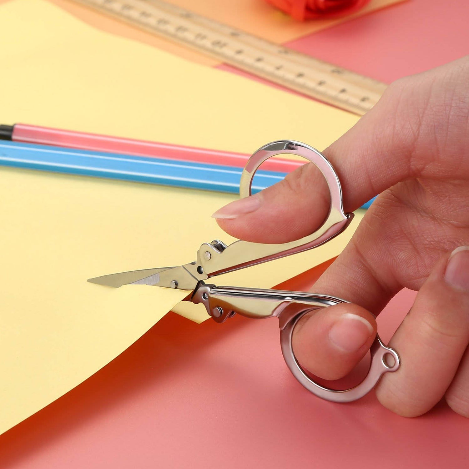 Folding Scissor 3.5inch used in crafting and cutting purposes for children’s and adults.