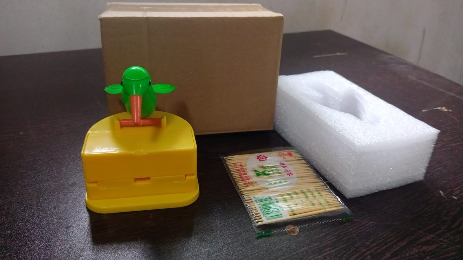 Portable Automatic Bird Toothpick Storage Box