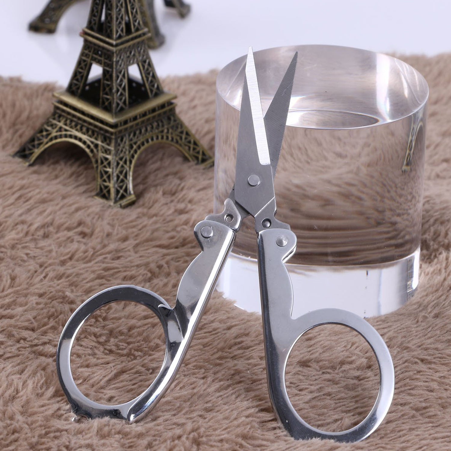 Folding Scissor 3.5inch used in crafting and cutting purposes for children’s and adults.